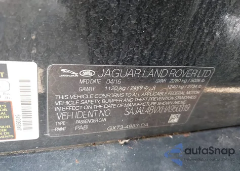 2017 Jaguar Xe 35T R-Sport z USA, uszkodzony, nr VIN SAJAL4BVXHA950319